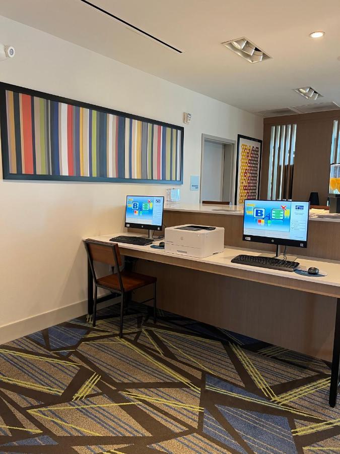 Holiday Inn Express & Suites - Ukiah By Ihg ภายนอก รูปภาพ