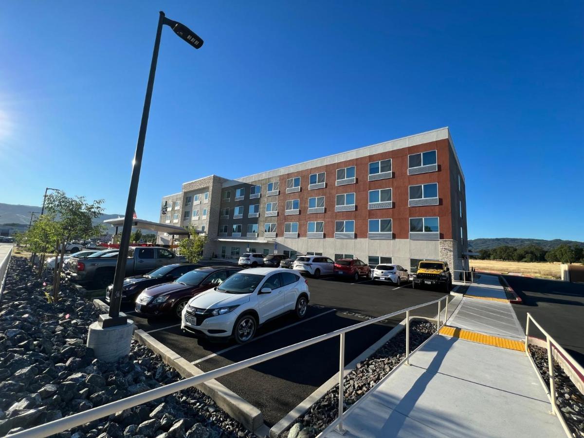 Holiday Inn Express & Suites - Ukiah By Ihg ภายนอก รูปภาพ