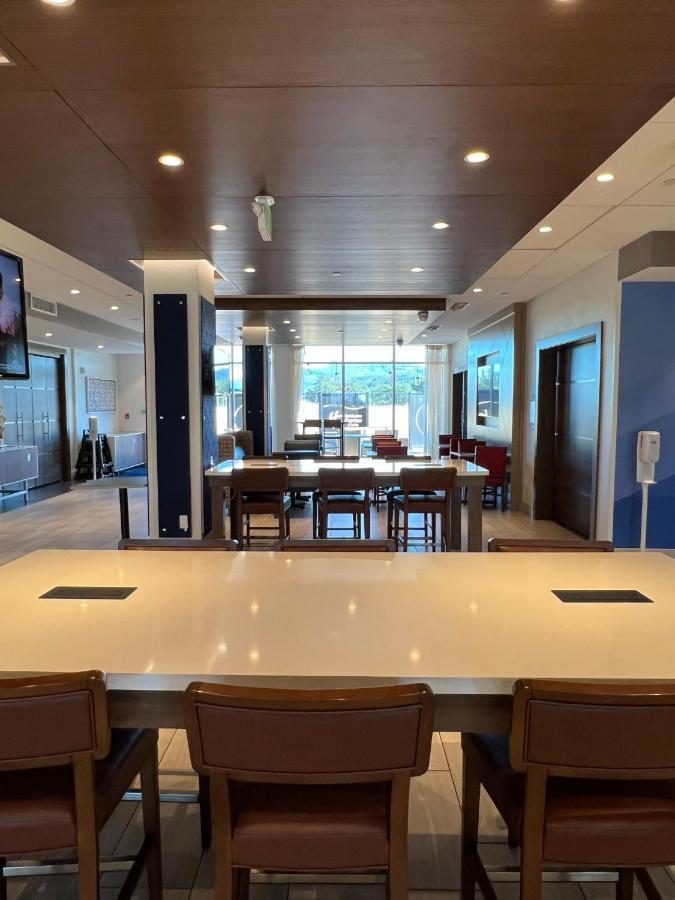 Holiday Inn Express & Suites - Ukiah By Ihg ภายนอก รูปภาพ
