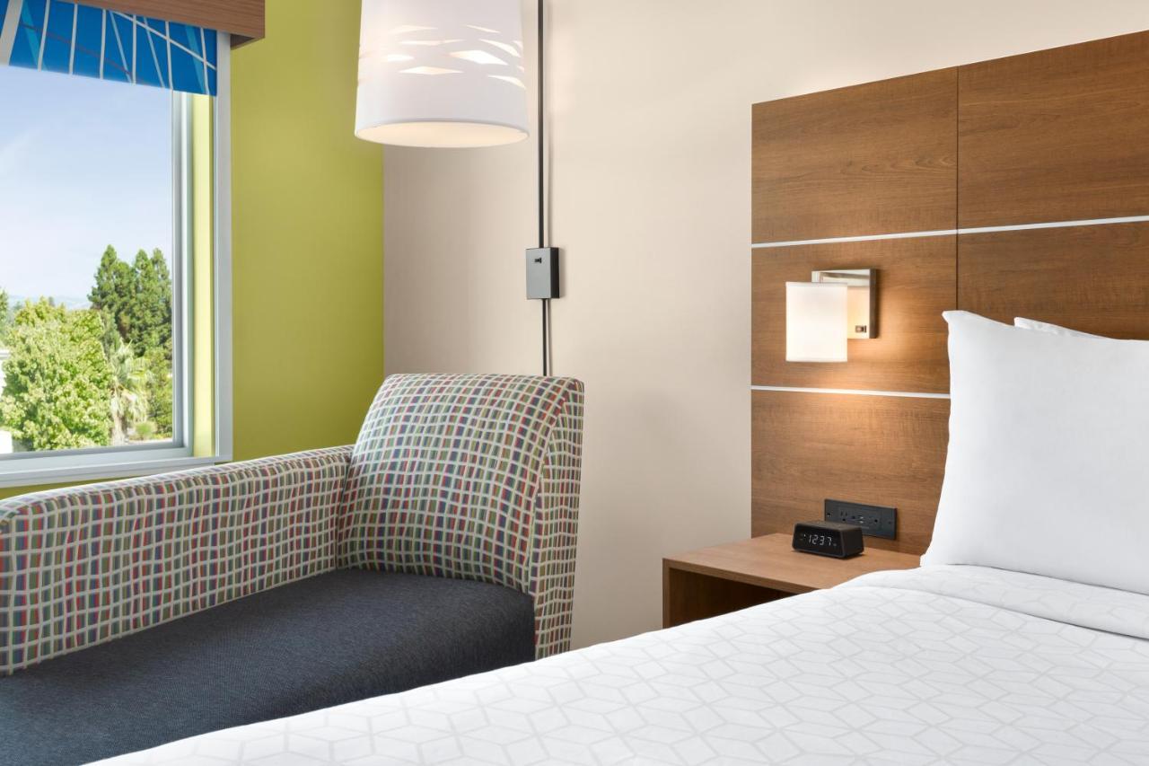 Holiday Inn Express & Suites - Ukiah By Ihg ภายนอก รูปภาพ